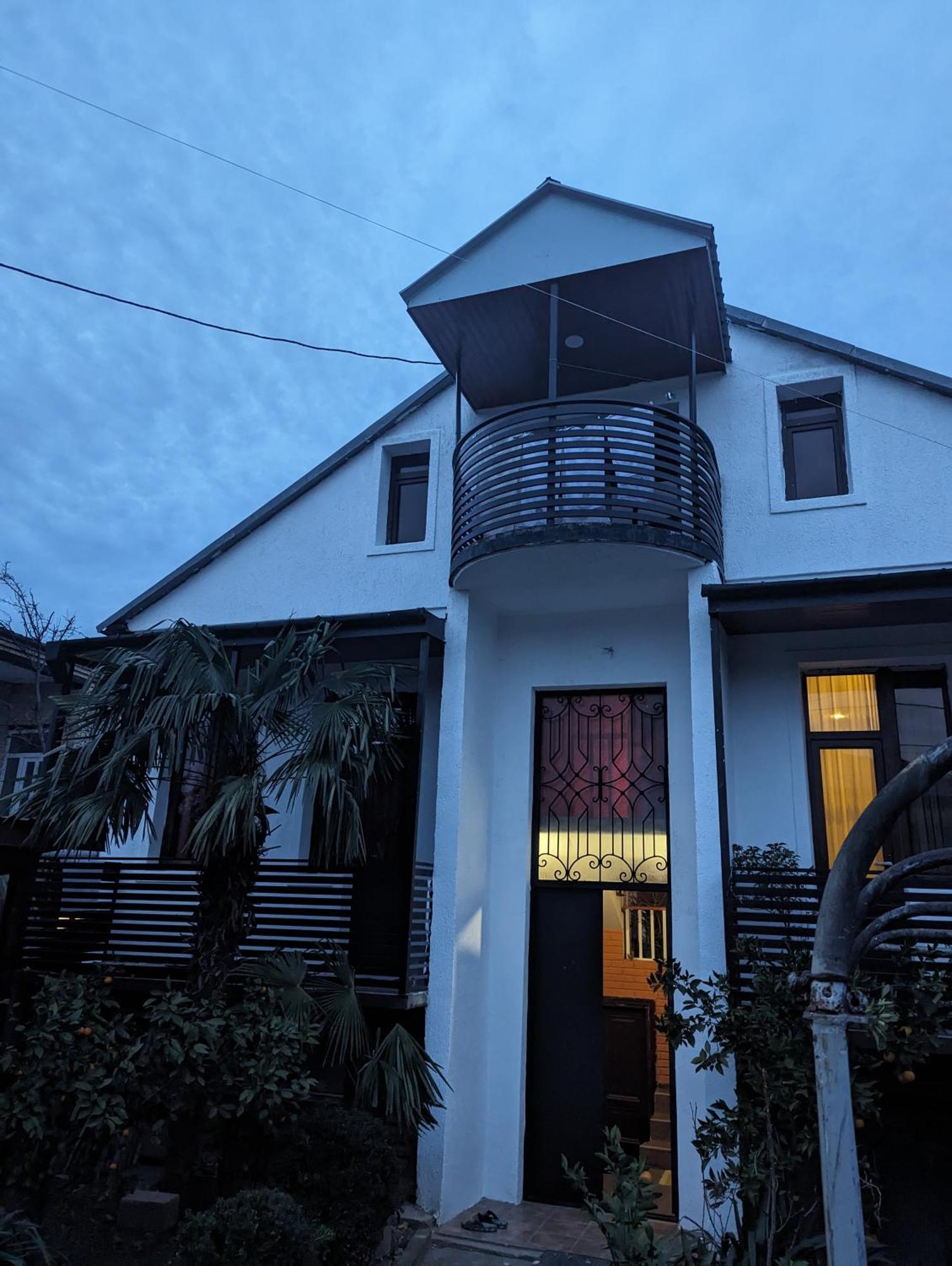 Nino & Irodi'S Guest House Kʼutʼaisi Exterior foto