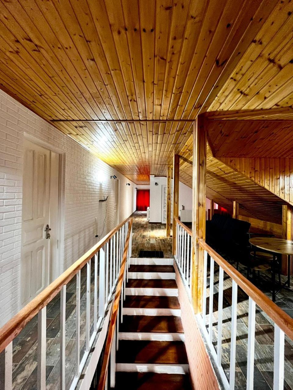 Nino & Irodi'S Guest House Kʼutʼaisi Exterior foto