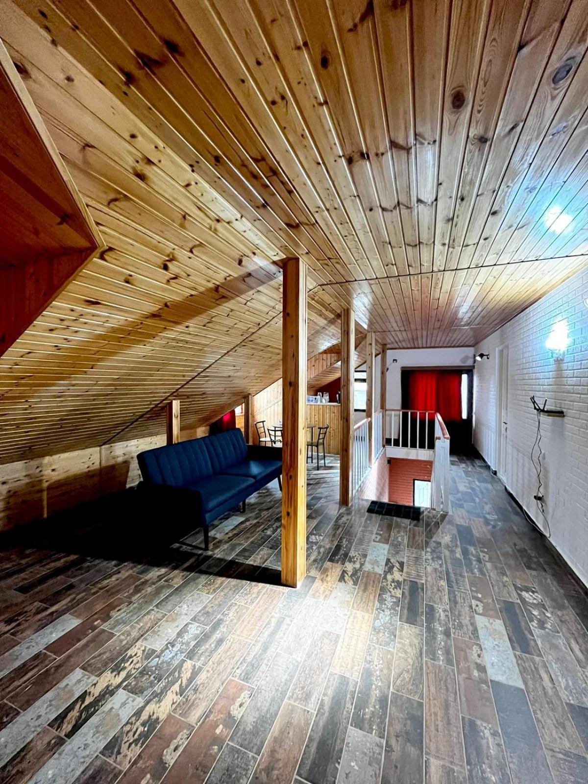 Nino & Irodi'S Guest House Kʼutʼaisi Exterior foto