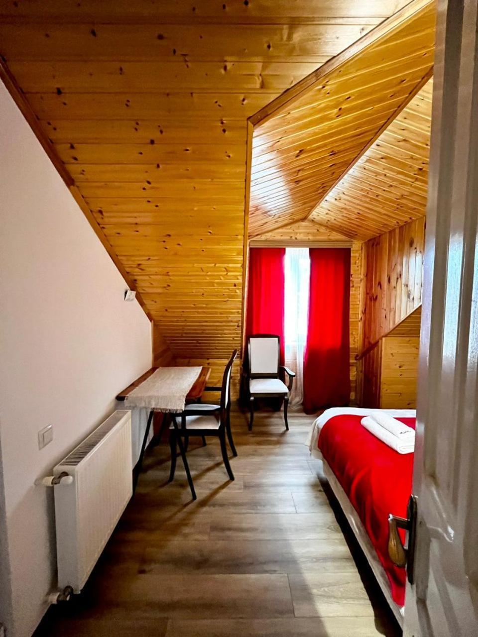 Nino & Irodi'S Guest House Kʼutʼaisi Exterior foto